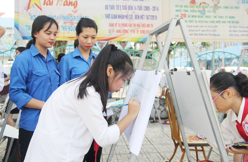 Quan tâm chăm sóc, giáo dục thiếu niên, nhi đồng