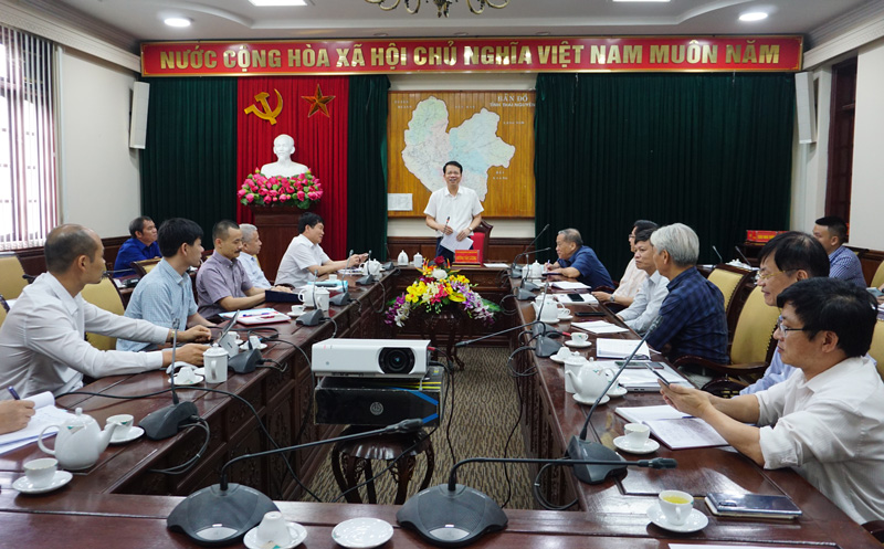 Khảo nghiệm việc sử dụng phân bón vi lượng đất hiếm trên cây chè
