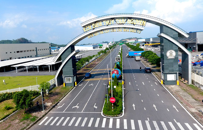 Vững vàng vươn xa trên chặng đường mới