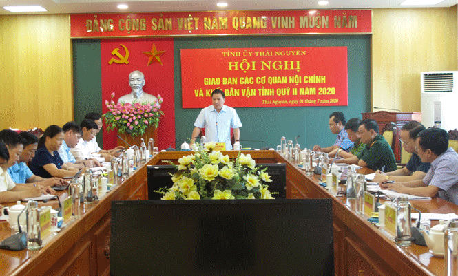 Tăng cường cán bộ xuống cơ sở