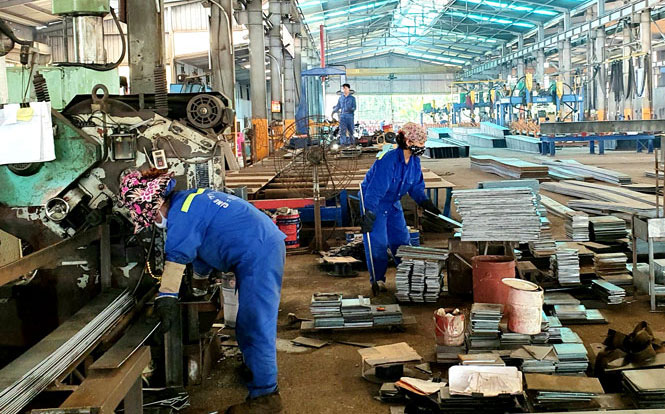 Các doanh nghiệp lại gồng mình vượt khó