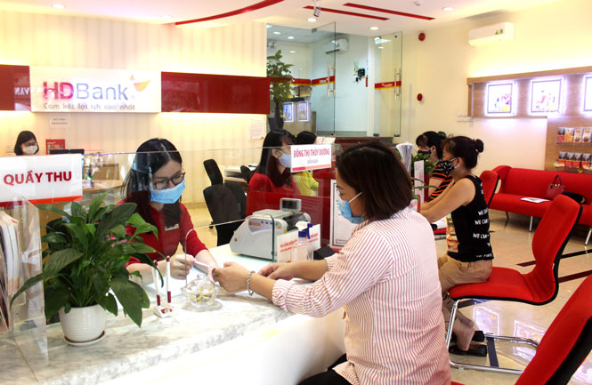 Hạ lãi suất nhằm kích cầu tăng trưởng