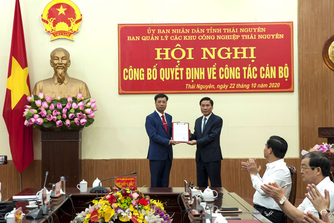Công bố Quyết định bổ nhiệm Trưởng Ban Quản lý các Khu công nghiệp