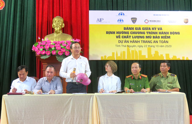 Nâng cao nhận thức về sử dụng mũ bảo hiểm đạt chuẩn