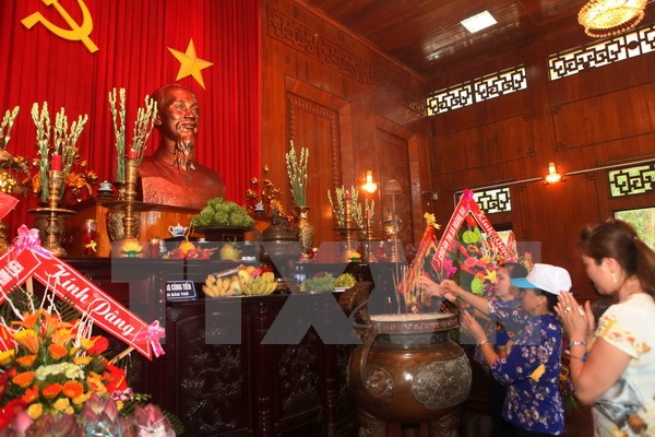 Nghệ An tổ chức rước ảnh Bác Hồ trong Lễ hội Làng Sen 2016