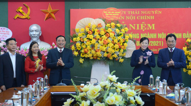 Lãnh đạo tỉnh chúc mừng Ngày truyền thống ngành Nội chính Đảng