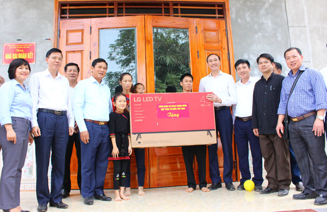 Lo Tết cho người nghèo