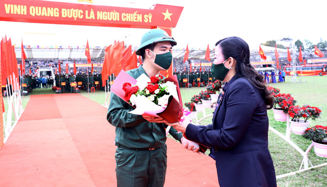 Lễ giao nhận quân được tổ chức trang trọng, ngắn gọn, tiết kiệm