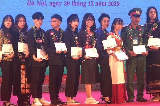 Đi để trở về phục vụ quê hương