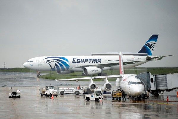 Pháp hỗ trợ Ai Cập điều tra vụ máy bay EgyptAir mất tích