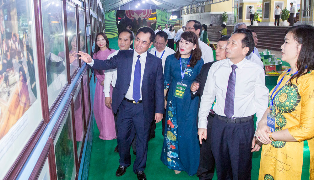 Khai mạc Chương trình du lịch “Qua những miền di sản Việt Bắc” lần thứ XII