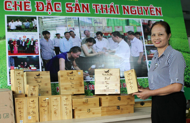 Hai nữ thủ lĩnh đưa chè La Bằng 