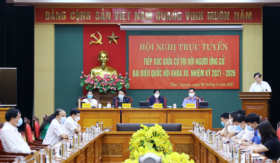 Người ứng cử đại biểu Quốc hội khoá XV tiếp xúc cử tri