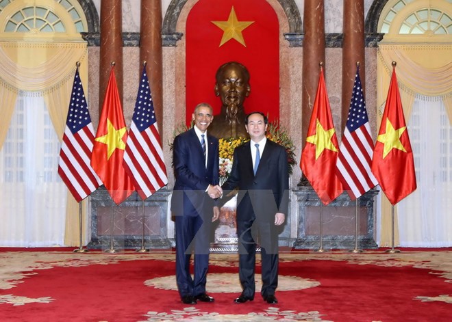 Tổng thống Obama tuyên bố dỡ bỏ lệnh cấm vận vũ khí đối với Việt Nam