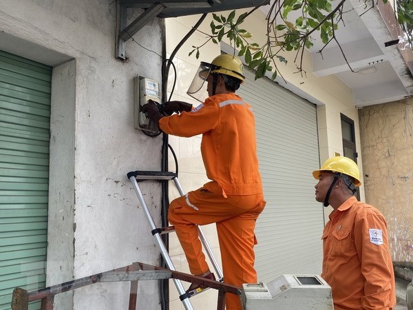 Hỗ trợ tiền điện 7 tháng cho khách hàng bị ảnh hưởng bởi dịch COVID-19