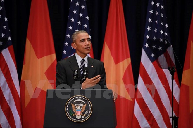Ông Obama đọc bài thơ thần 