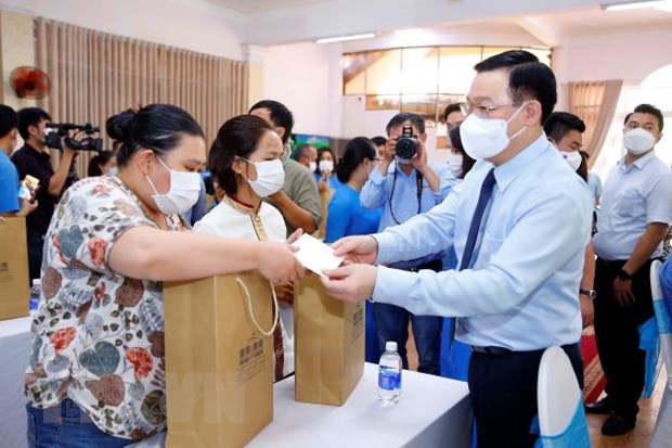 Quốc hội hướng về người dân trong cuộc chiến đẩy lùi COVID-19