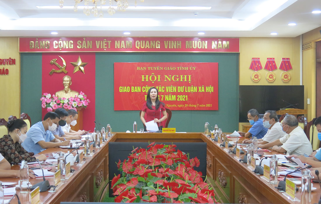 Chú trọng nắm bắt, kịp thời định hướng dư luận xã hội