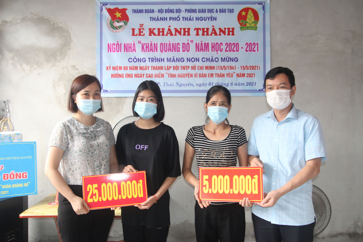 Khánh thành 2 ngôi nhà 