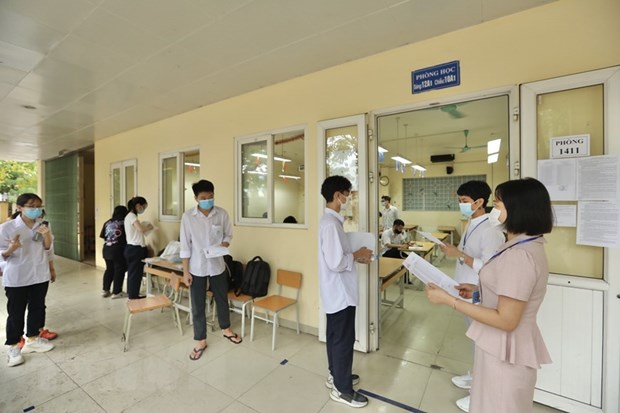 Hôm nay, gần 12.000 thí sinh làm thủ tục dự thi tốt nghiệp THPT