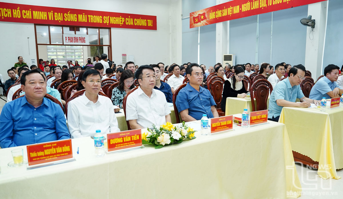 Đồng chí Bí thư Tỉnh ủy dự sinh hoạt tại Đảng bộ phường Phan Đình Phùng