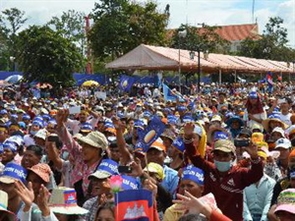 Cảnh sát Campuchia bắn hơi cay giải tán biểu tình 
