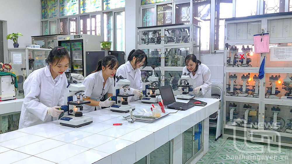 Nhà giáo đam mê nghiên cứu khoa học