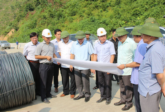 Lãnh đạo tỉnh kiểm tra tiến độ thi công tuyến đường Thái Nguyên - Chợ Mới