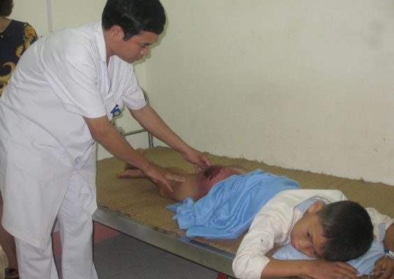 Sẽ xử lý vụ đánh trẻ gây thương tích nặng ở Phú Bình