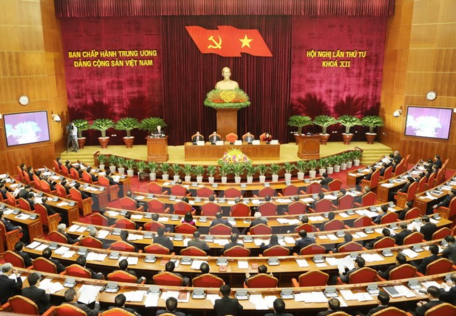 Ngày làm việc đầu tiên Hội nghị lần thứ tư BCH Trung ương Đảng