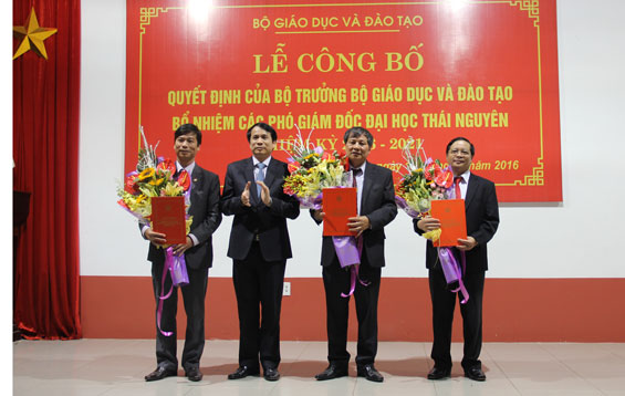 Đại học Thái Nguyên: Công bố Quyết định bổ nhiệm lại các Phó Giám đốc