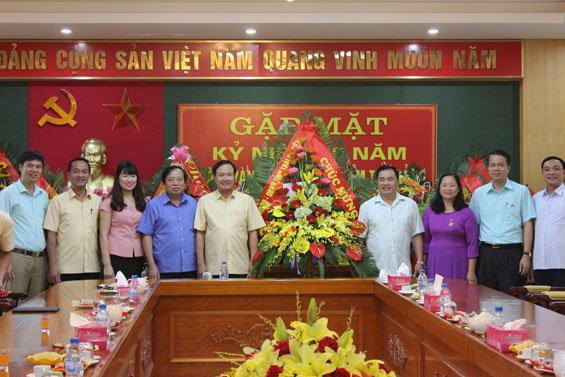 Lãnh đạo tỉnh chúc mừng ngày truyền thống các Ban xây dựng Đảng