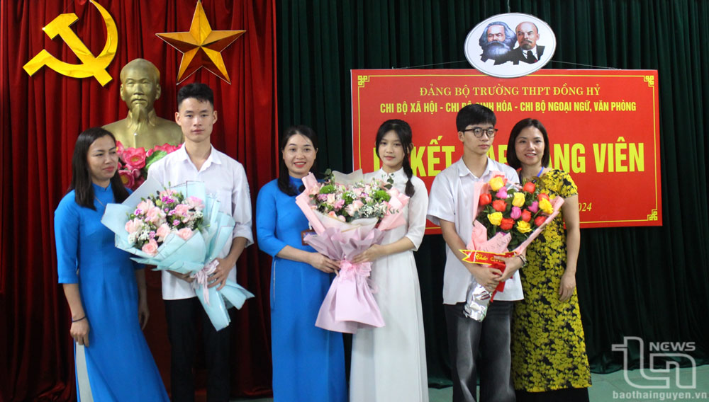 Thái Nguyên: Kết nạp 3.533 đảng viên mới