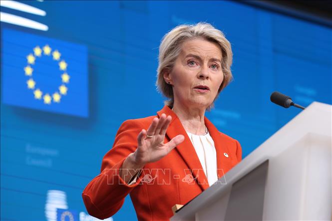 EU hoãn áp thuế trả đũa đối với Mỹ trong 90 ngày