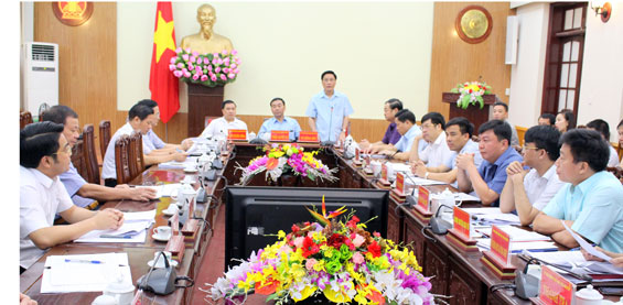 Tập trung mọi nguồn lực xóa xóm, bản “trắng điện”