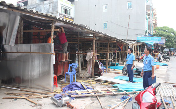 Chấm dứt tình trạng lấn chiếm lòng, lề đường: Tìm lời giải cho 