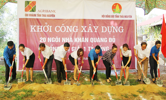 Hỗ trợ 1 tỷ đồng xây dựng 20 nhà “khăn quàng đỏ”