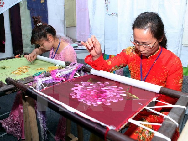 Khai mạc Liên hoan du lịch làng nghề truyền thống Hà Nội-Việt Nam