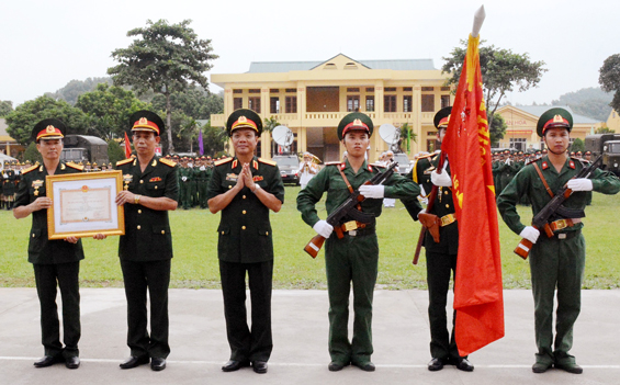 Lữ đoàn Thông tin 601 đón nhận Huân chương Bảo vệ Tổ quốc hạng Ba