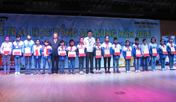 Tiếp sức cho học sinh nghèo hiếu học