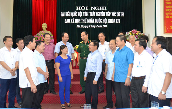 Phó Thủ tướng Phạm Bình Minh tiếp xúc cử tri tại Phổ Yên