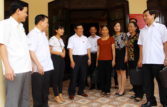 Phó Thủ tướng Chính phủ Phạm Bình Minh tiếp xúc cử tri tại huyện Phú Bình