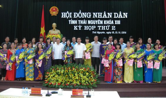 Gặp mặt nữ đại biểu Quốc hội và HĐND