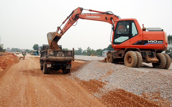 Tập trung tăng mạnh nguồn thu, tiến tới tự chủ về ngân sách