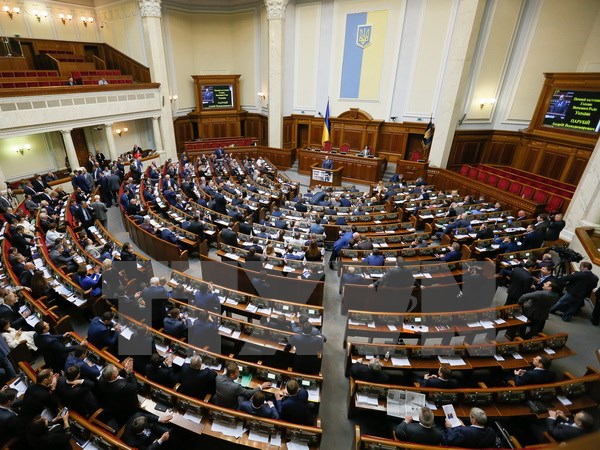Phe đối lập Ukraine đề nghị giải tán quốc hội nước này