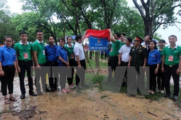 Lễ tuyên dương 100 thủ khoa xuất sắc năm 2016 của Hà Nội