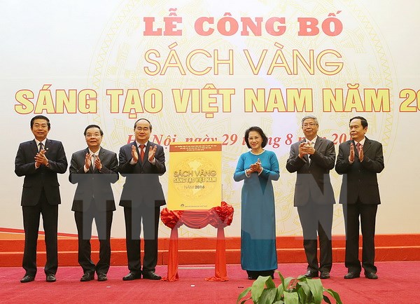 Sách vàng Sáng tạo Việt Nam 2016 - Cuốn sách nhỏ khát vọng lớn