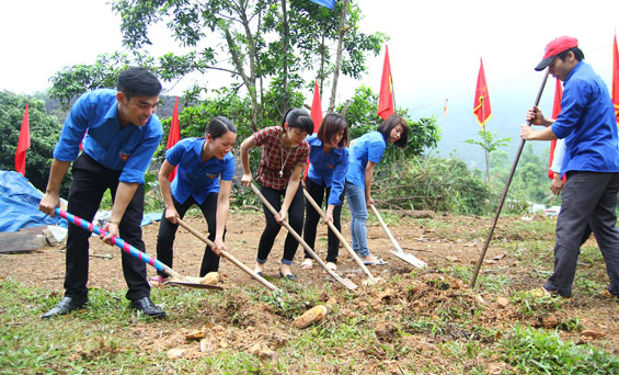 Những “Ngôi nhà khăn quàng đỏ”