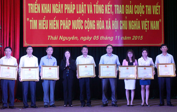 Toàn tỉnh có trên 125 nghìn bài dự thi tìm hiểu Hiến pháp 