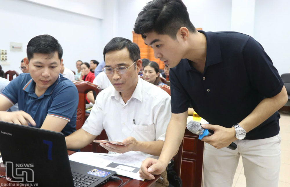 Hướng dẫn người dân tự bảo vệ trên không gian mạng